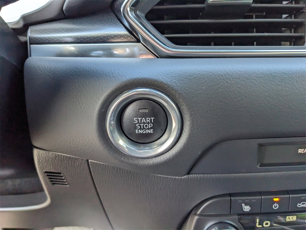 Vehicle image 37 of 40