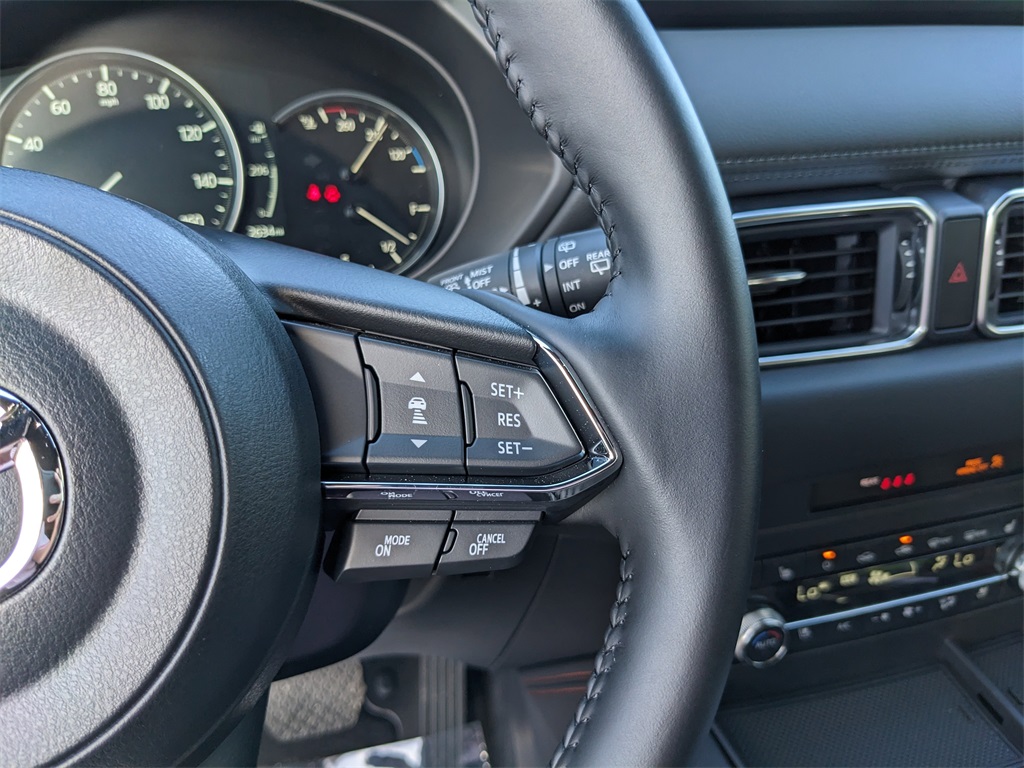 Vehicle image 21 of 40