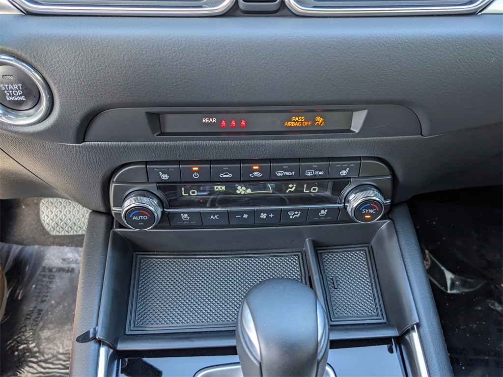 Vehicle image 29 of 40