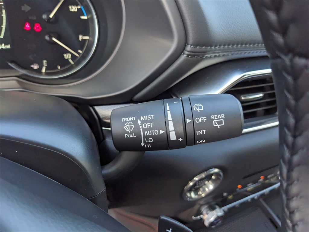 Vehicle image 34 of 40