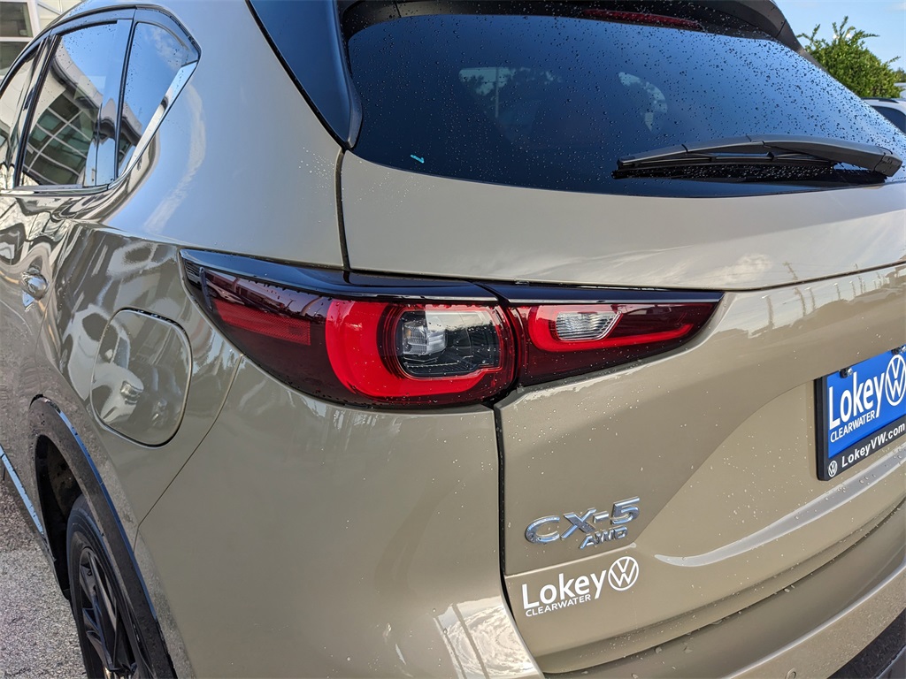 Vehicle image 36 of 40