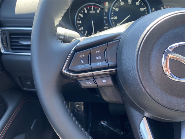 Vehicle image 17 of 30