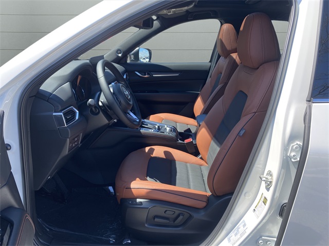 Vehicle image 14 of 30