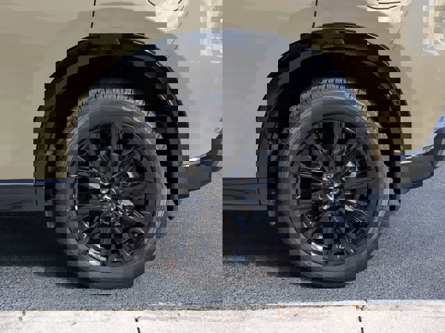 Vehicle image 10 of 29