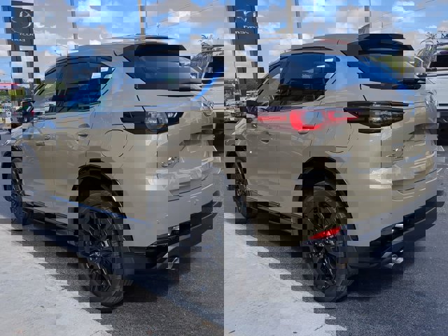 Vehicle image 8 of 29