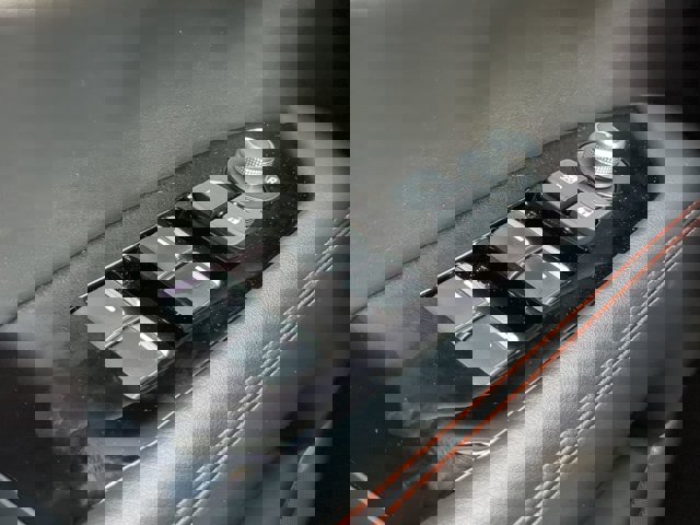 Vehicle image 23 of 29