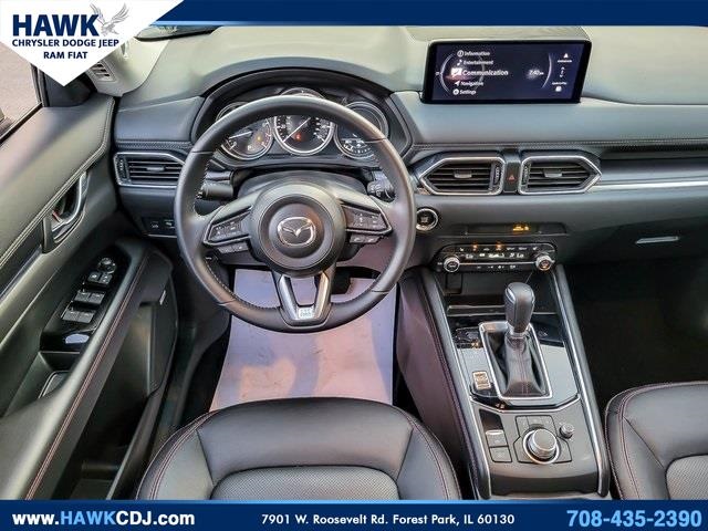 2025 Mazda CX-5 2.5 S Carbon Edition Image 17 of 38