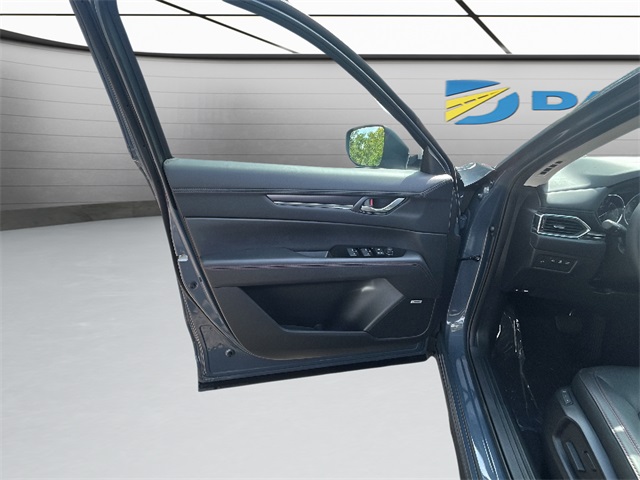2025 Mazda CX-5 2.5 S Carbon Edition Image 18 of 35