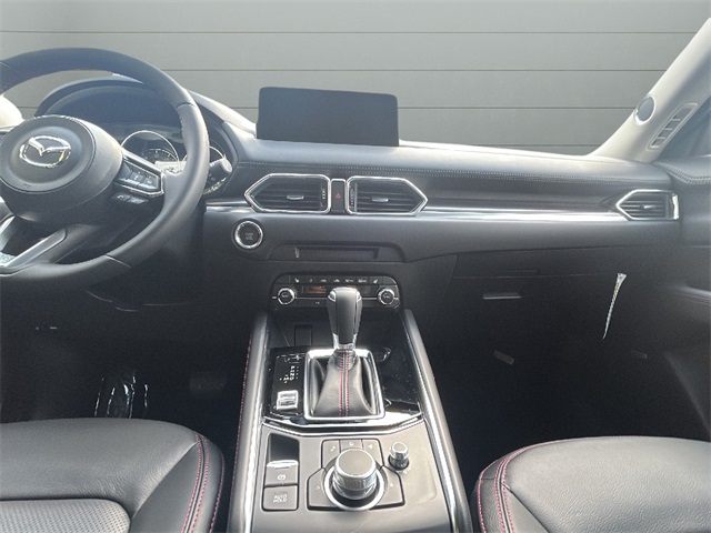 2025 Mazda CX-5 2.5 S Carbon Edition Image 17 of 35