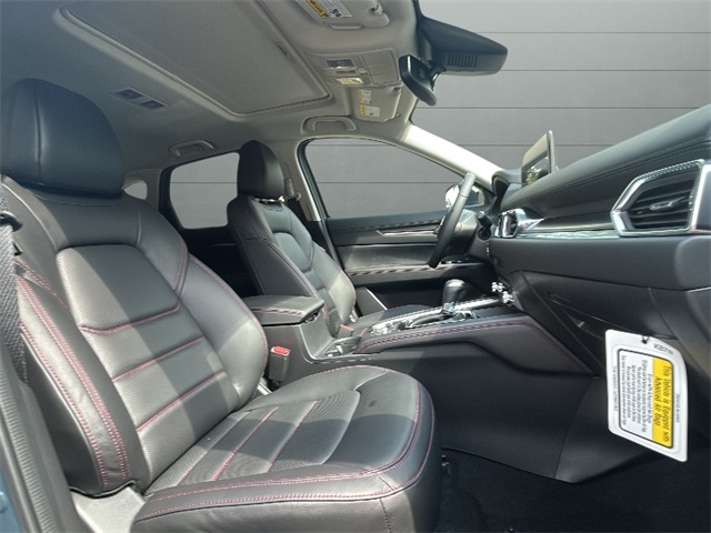 2025 Mazda CX-5 2.5 S Carbon Edition Image 13 of 35