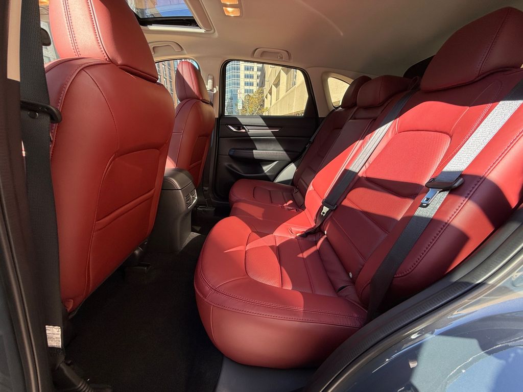 2025 Mazda CX-5 2.5 S Carbon Edition Image 11 of 26