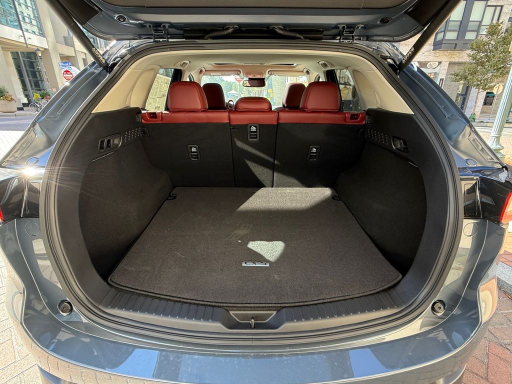 2025 Mazda CX-5 2.5 S Carbon Edition Image 10 of 26