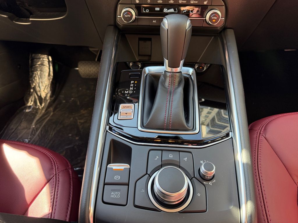 2025 Mazda CX-5 2.5 S Carbon Edition Image 18 of 26