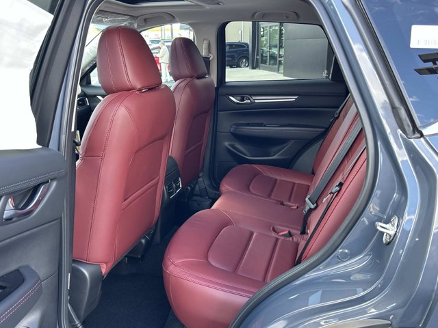 2025 Mazda CX-5 2.5 S Carbon Edition Image 9 of 13