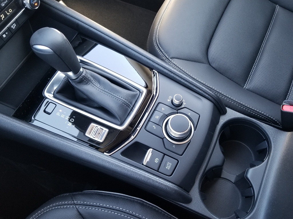 Vehicle image 14 of 16