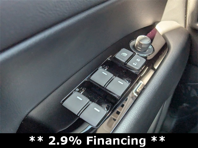 Vehicle image 6 of 7