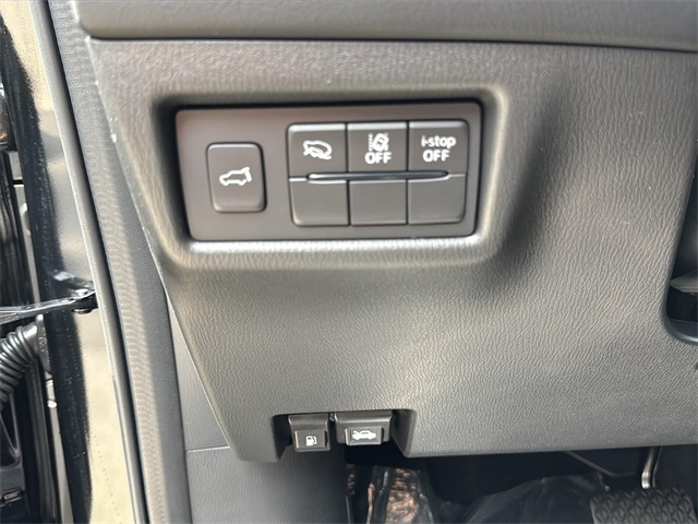 Vehicle image 35 of 36