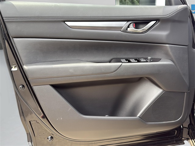Vehicle image 26 of 36