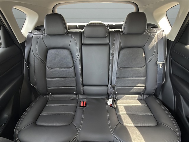 Vehicle image 13 of 36