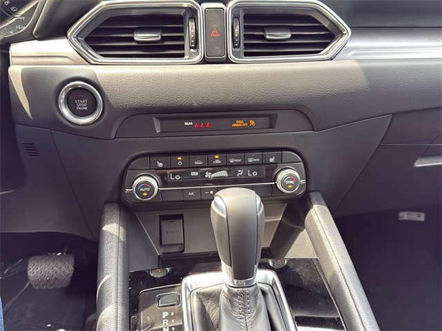 Vehicle image 33 of 36