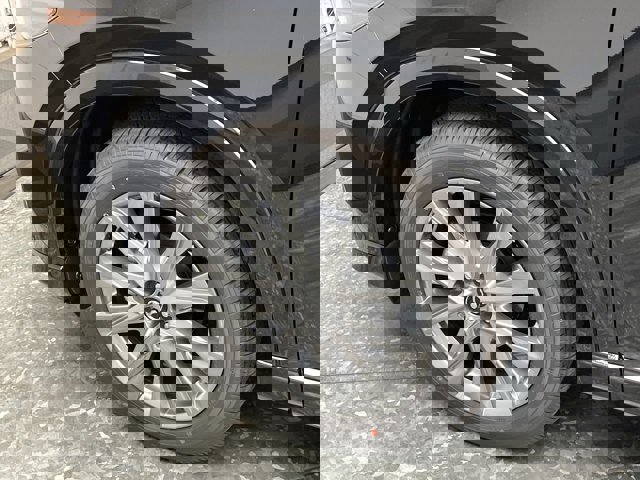 Vehicle image 11 of 41