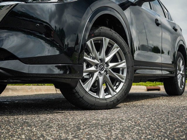 2025 Mazda CX-5 2.5 S Premium Plus Package Image 4 of 26