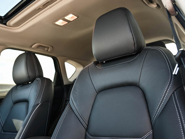 2025 Mazda CX-5 2.5 S Premium Plus Package Image 9 of 26