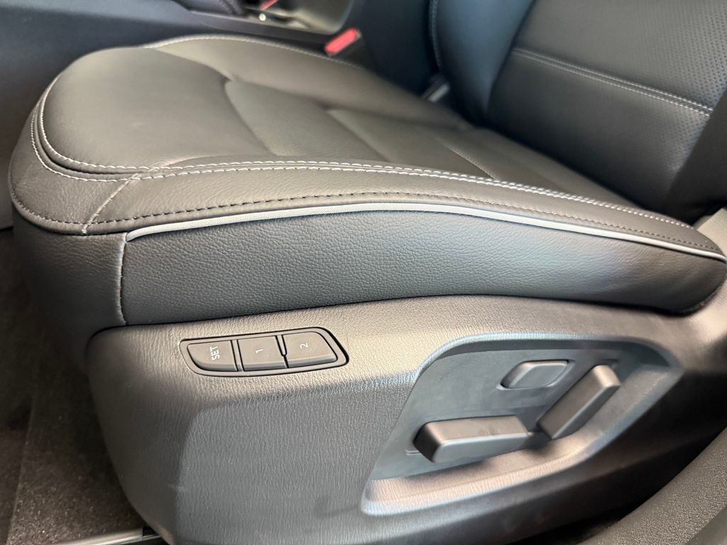 2025 Mazda CX-5 2.5 S Premium Plus Package Image 25 of 29