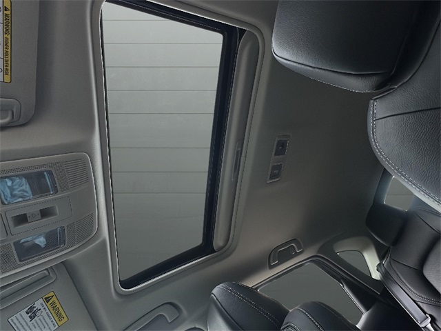 Vehicle image 29 of 37