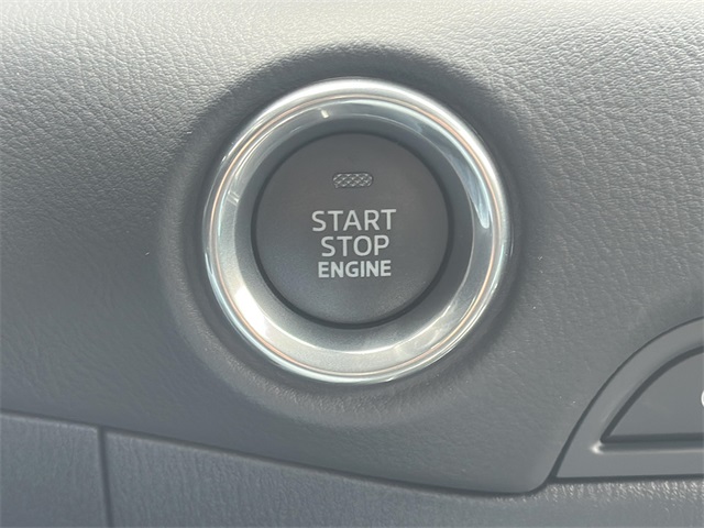 Vehicle image 34 of 37