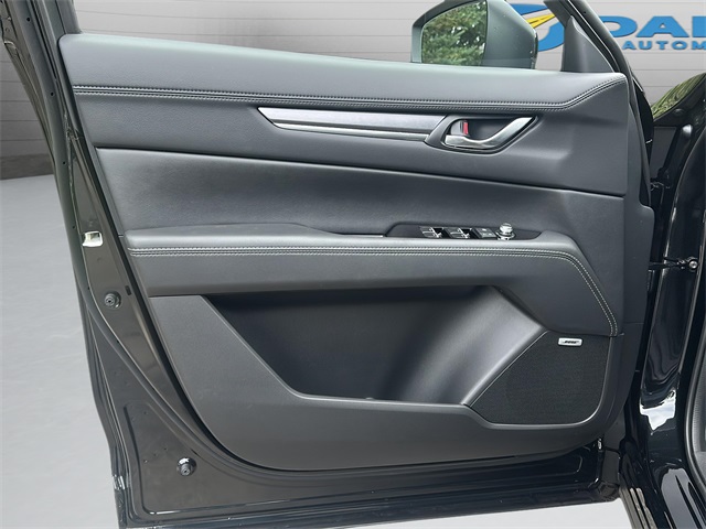 Vehicle image 31 of 37