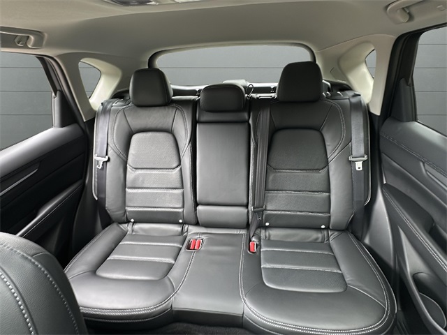 Vehicle image 15 of 37