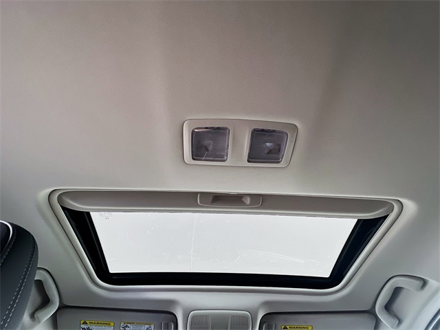 Vehicle image 31 of 35