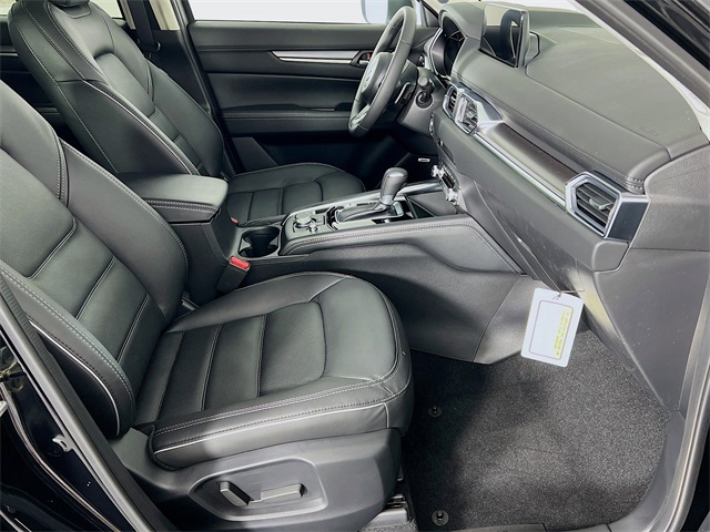 Vehicle image 28 of 35
