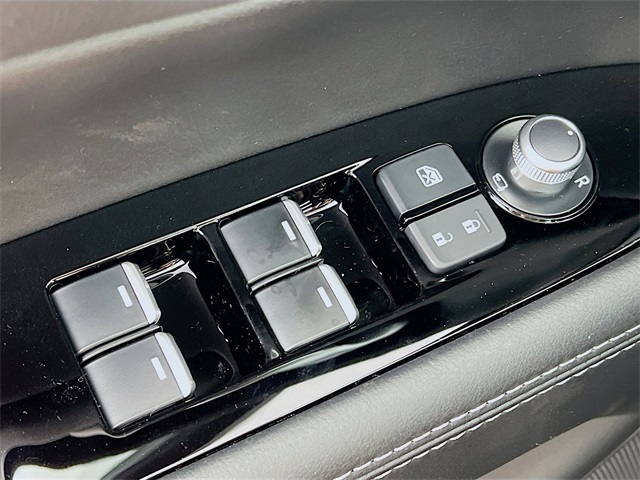 Vehicle image 25 of 35