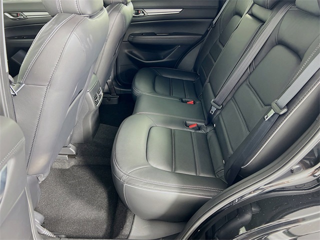 Vehicle image 11 of 35
