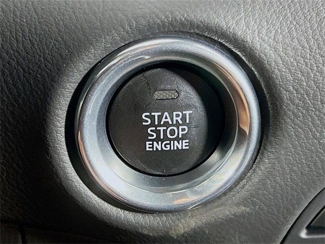 Vehicle image 17 of 35