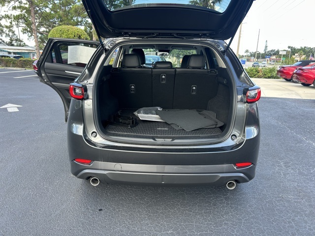 Vehicle image 7 of 23