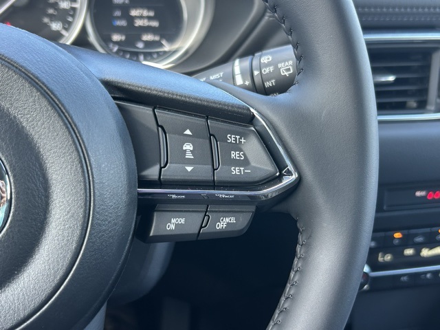 Vehicle image 21 of 23