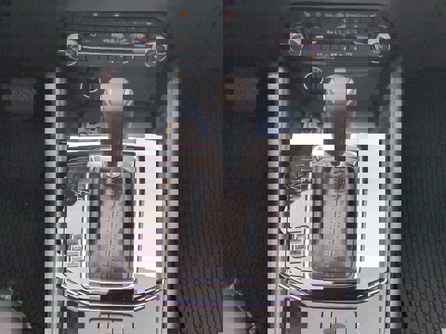 Vehicle image 16 of 25