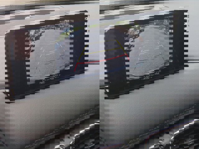 Vehicle image 17 of 25