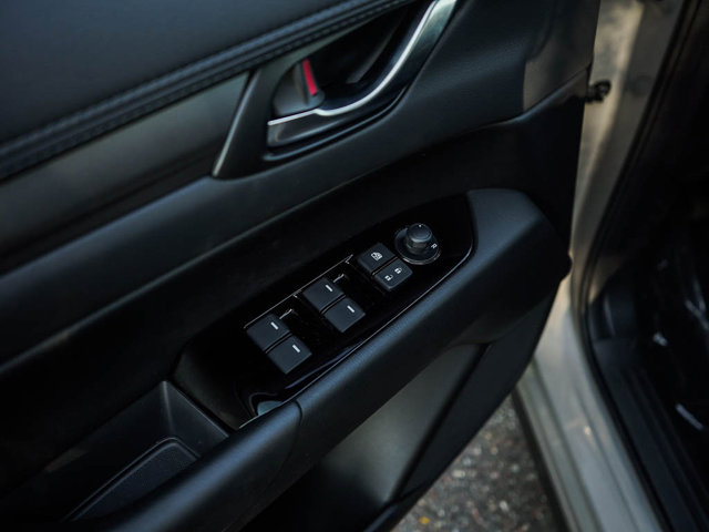 2025 Mazda CX-5 2.5 S Select Package Image 22 of 25