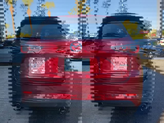 Vehicle image 7 of 26