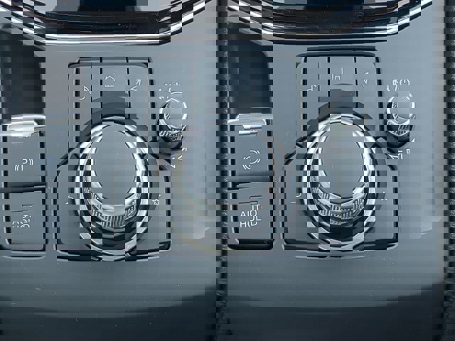 Vehicle image 18 of 26