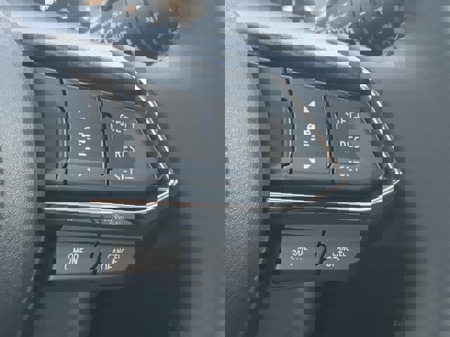 Vehicle image 23 of 26
