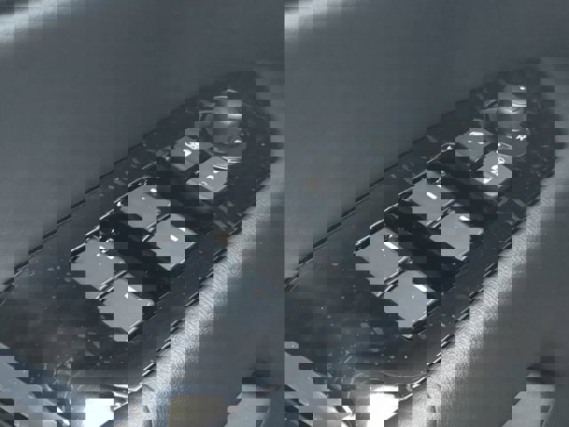 Vehicle image 21 of 26