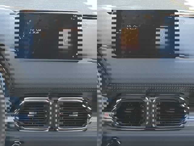 Vehicle image 15 of 26