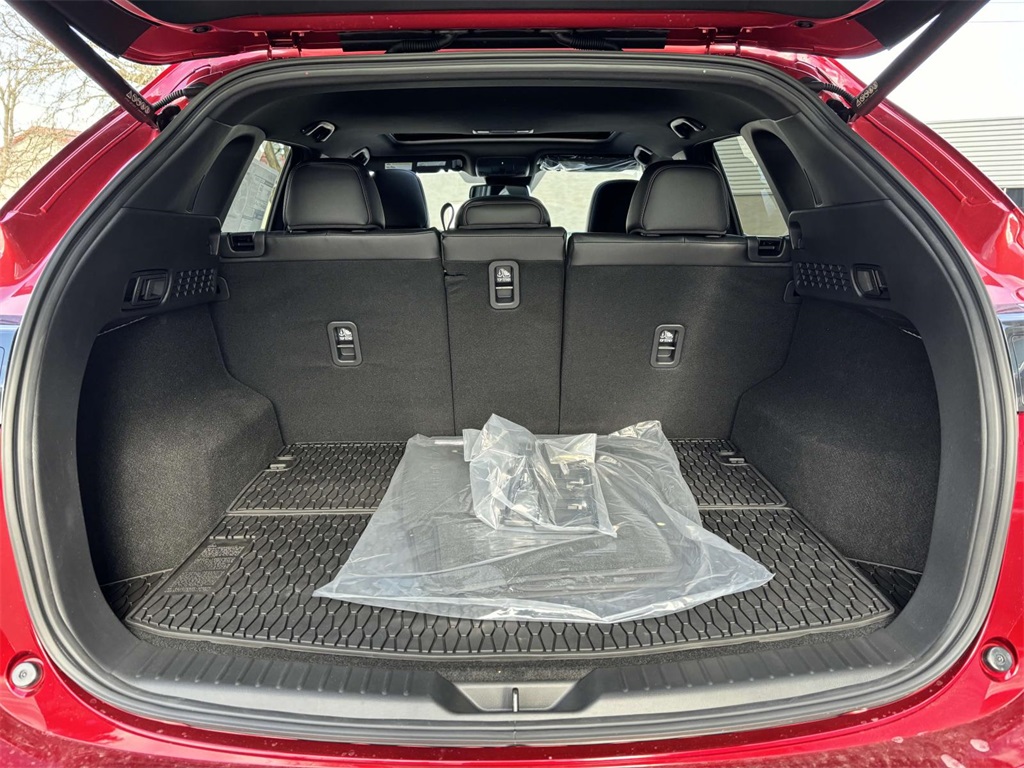 Vehicle image 33 of 36