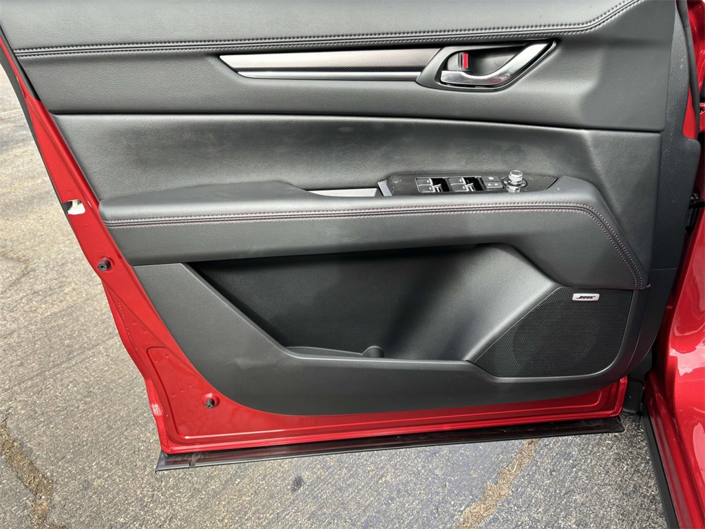 Vehicle image 13 of 36