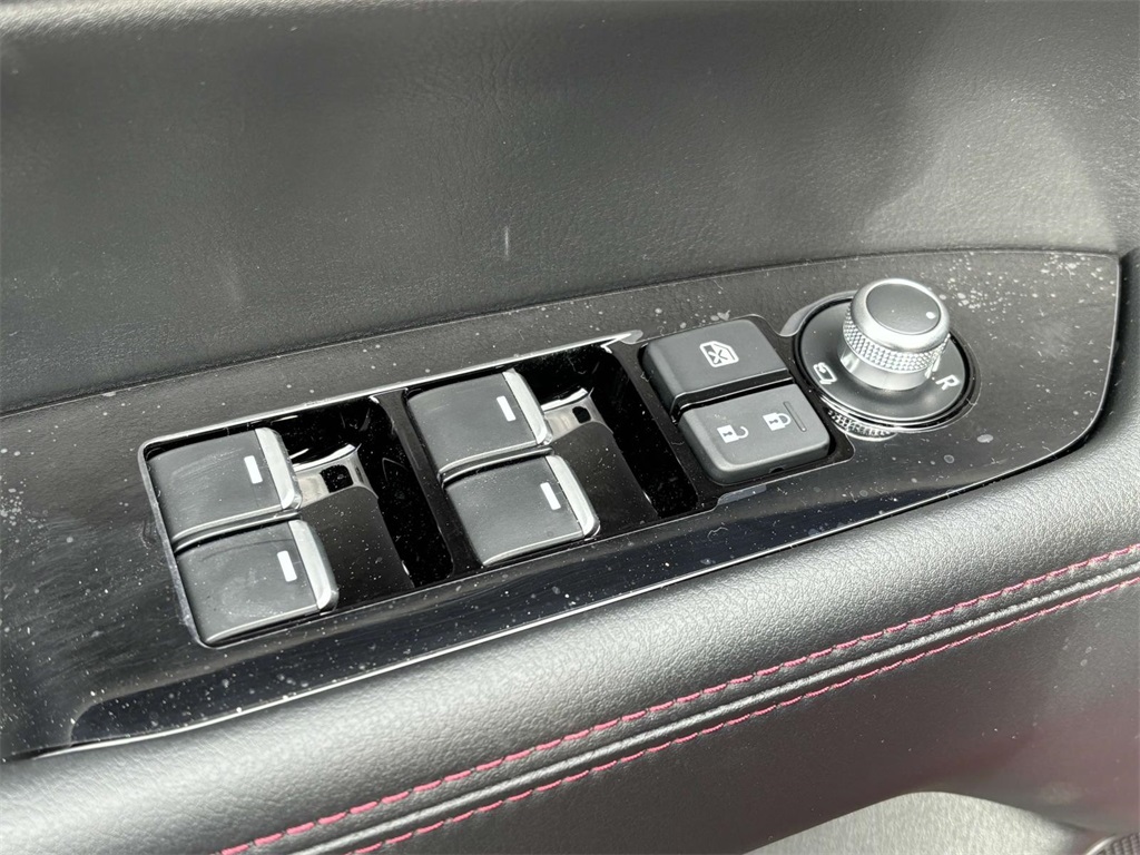 Vehicle image 14 of 36